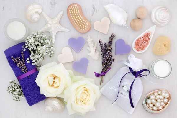 Lavendel en Rose Spa behandeling — Stockfoto