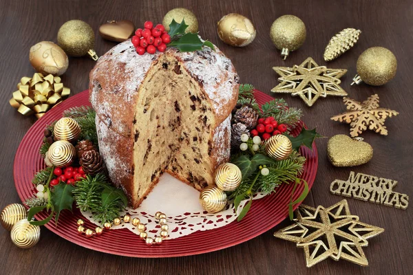 Χριστουγεννιάτικο κέικ σοκολάτας Panettone — Φωτογραφία Αρχείου