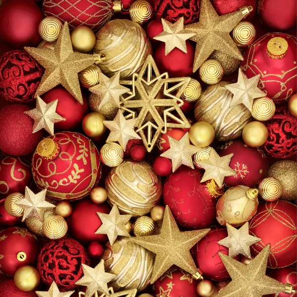 Weihnachtsgold und rote Christbaumschmuck — Stockfoto