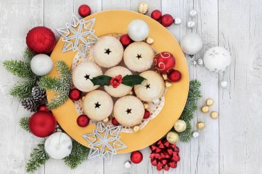 Noel kıymalı börek ve dekorasyon