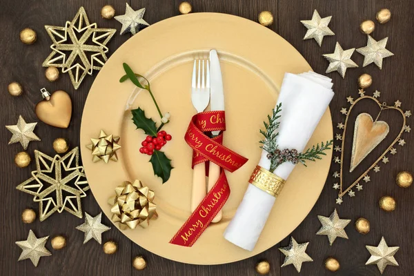 クリスマス ディナーお祝いテーブル設定 — ストック写真