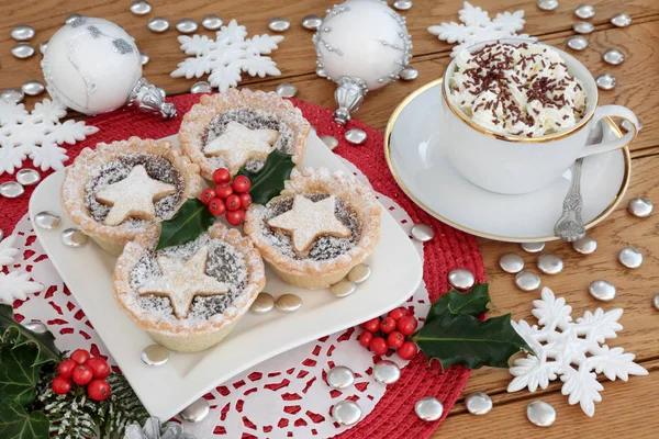 Mince Pies and Hot Chocolate — Stock Photo, Image