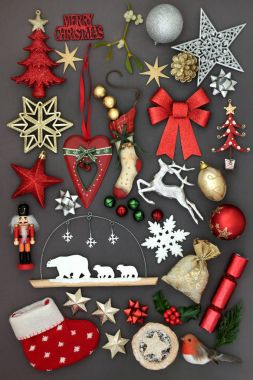 Noel simgeleri süslemeleri ile