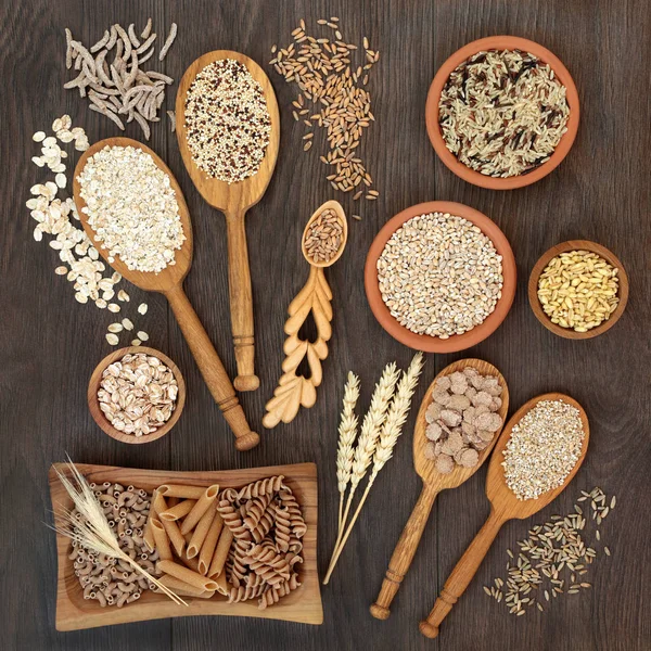 Granos de pasta de alta fibra y alimentos saludables para cereales —  Fotos de Stock