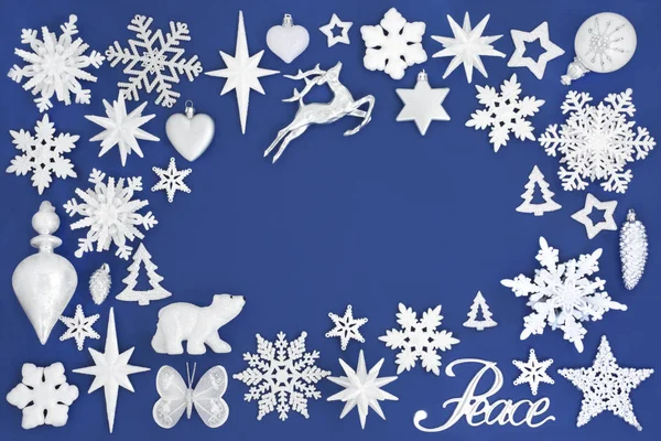 파란색으로 된 크리스마스 평화 국경 — 스톡 사진