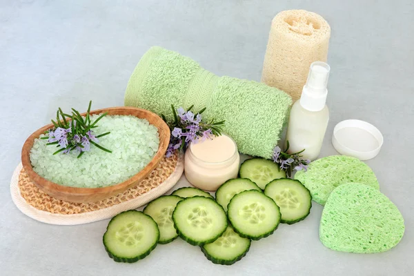 Rosemary & Cucumber Natural Vegan Skincare Beauty Treatment — Stock Photo, Image