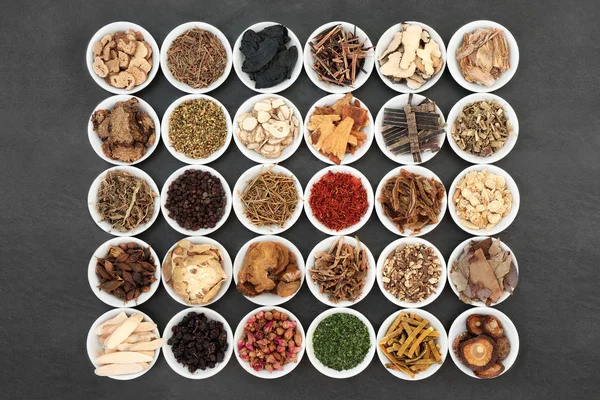 Traditional Chinese Herbs used in Herbal Medicine — Stock Photo, Image