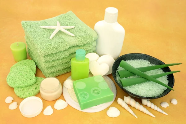 Aloe Vera Natural Skincare Spa Beauty Treatment Cosmetic Products Yellow — Stock Photo, Image