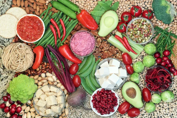 タンパク質 ビタミン ミネラル アントシアニン 抗酸化物質 オメガ3 リコピン スマート炭水化物 食物繊維の高い食品と健康的な惑星の概念のためのビーガンフード 健康的な倫理的食事の概念 — ストック写真