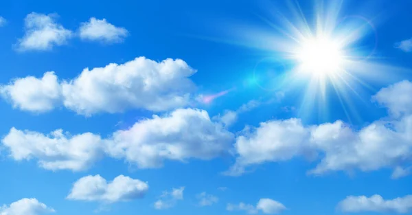 Güneşli Arka Plan Mavi Gökyüzü Beyaz Bulutlar Güneş — Stok fotoğraf