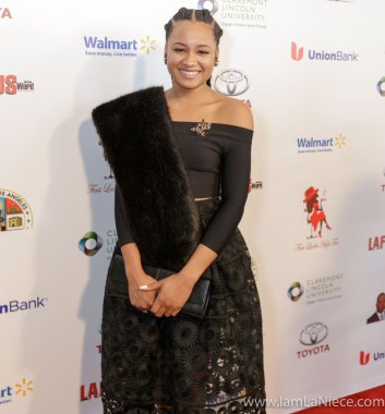 Rhyon Nicole Brown, 19 yıllık eşleri yüksek çay 10-22-16 Beverly Hilton Hotel Beverly Hills, Ca 