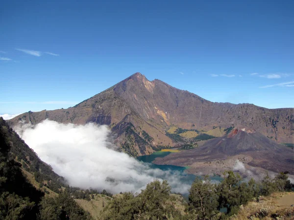 Szerelhető a Rinjani vulkán — Stock Fotó