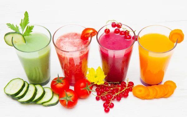 Various Freshly Vegetable Juices — Stock Photo, Image