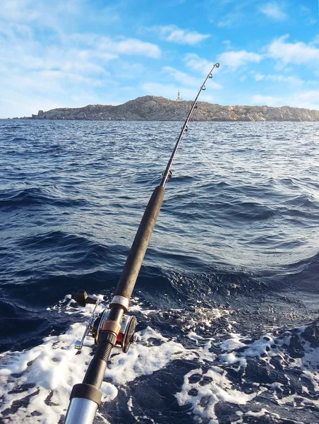 Caña de pescar, pesca en el mar — Foto de Stock