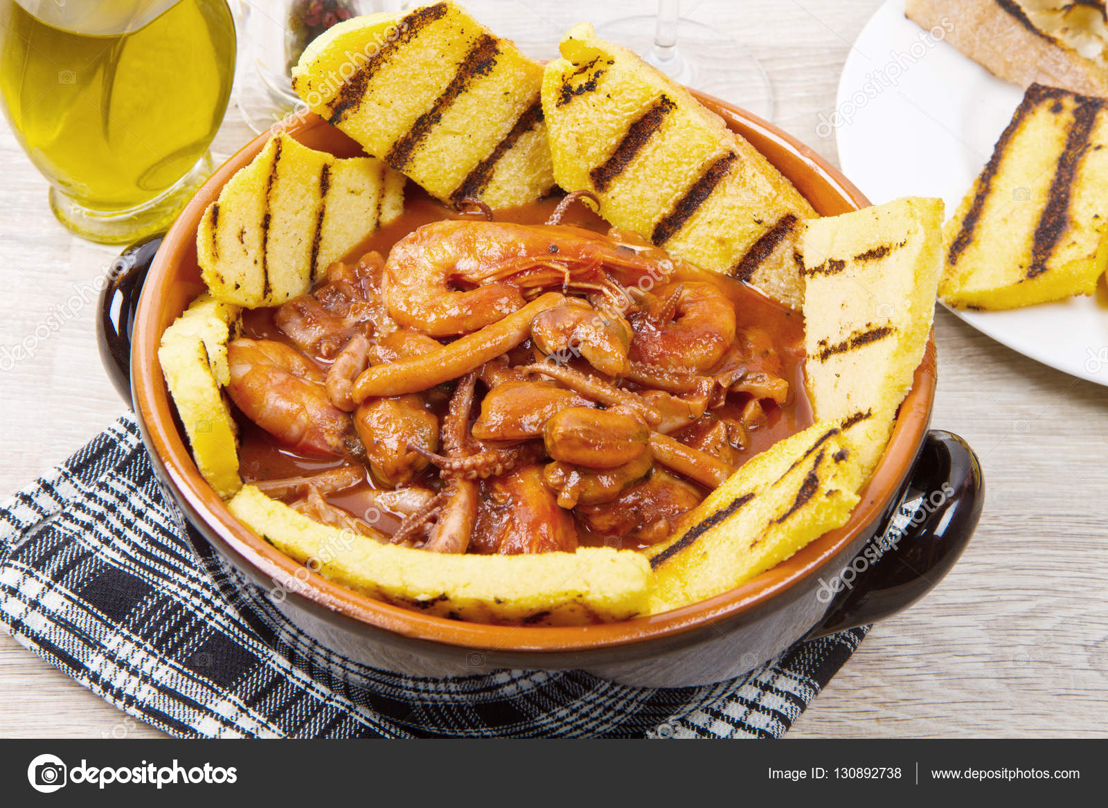 Baharatlı Tavuk Ve Polenta Tarifi Baharatlı Tavuk Ve Polenta Tarifi