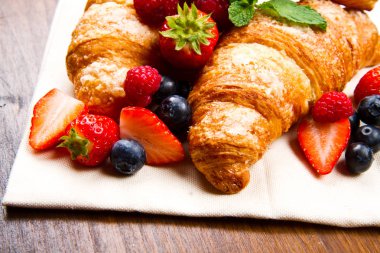 Lezzetli taze kruvasanlar