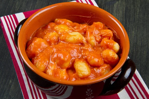 Gnocchi with tomatoes sauce and cheese — Stock Photo, Image