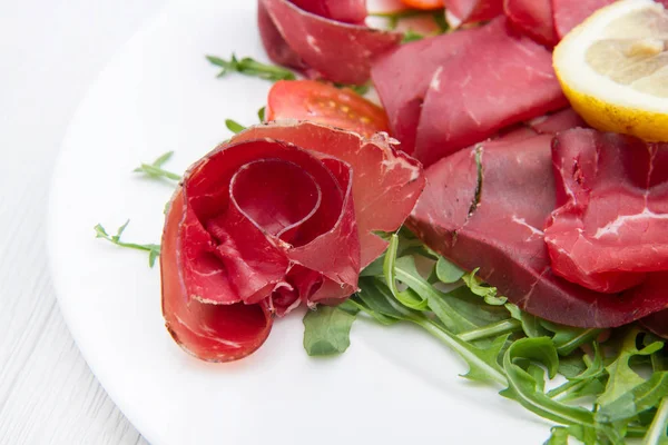 Bresaola und Aragula — Stockfoto