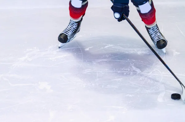 Eishockeyspieler auf dem Eis — Stockfoto