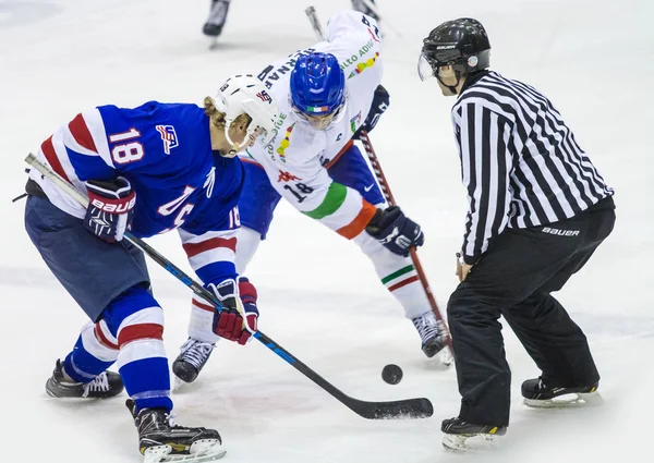 Gra między Włochami a Usa Hockey Team — Zdjęcie stockowe