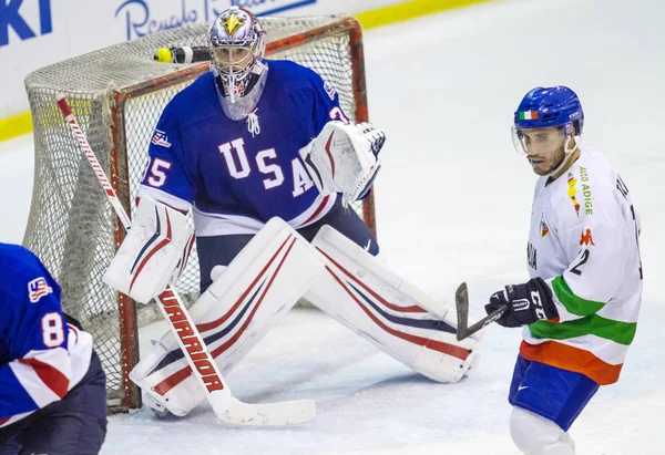 Gra między Włochami a Usa Hockey Team — Zdjęcie stockowe