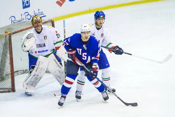 Gra między Włochami a Usa Hockey Team — Zdjęcie stockowe