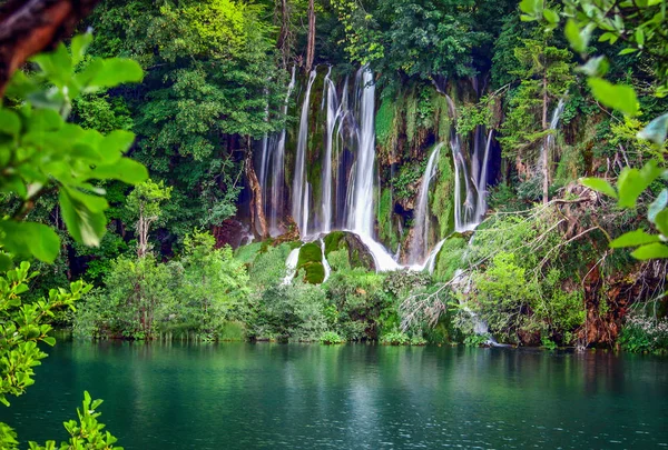 Гарний знімок Плітвицькі водоспади — стокове фото