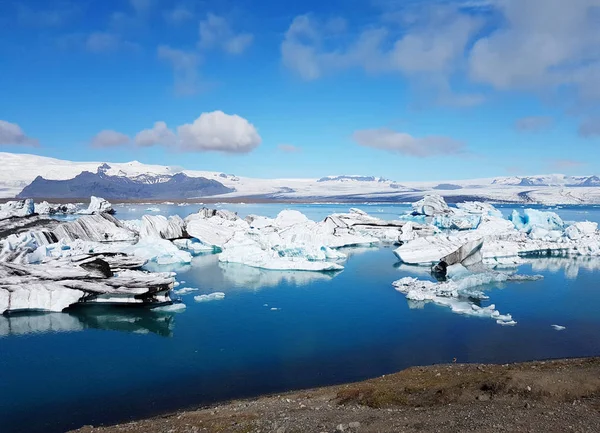 Nézd a jéghegyek gleccser lagúna, Izland — Stock Fotó