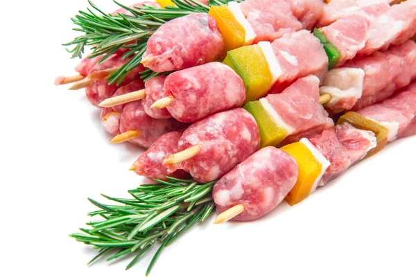 Grupp av kött spett med rosmarin — Stockfoto