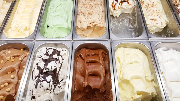 Bench ice cream with assorted flavors — Stock Photo, Image
