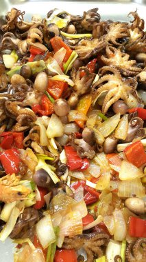 Ahtapot meze ve mantar 