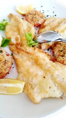 ızgara balık filetosu domates ile 