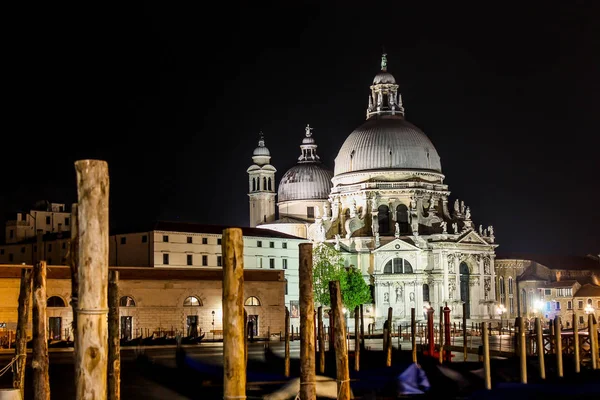 Piazza san marco em Veneza à noite — Fotografia de Stock