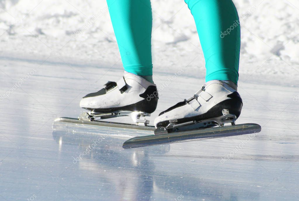 speed skating on ice