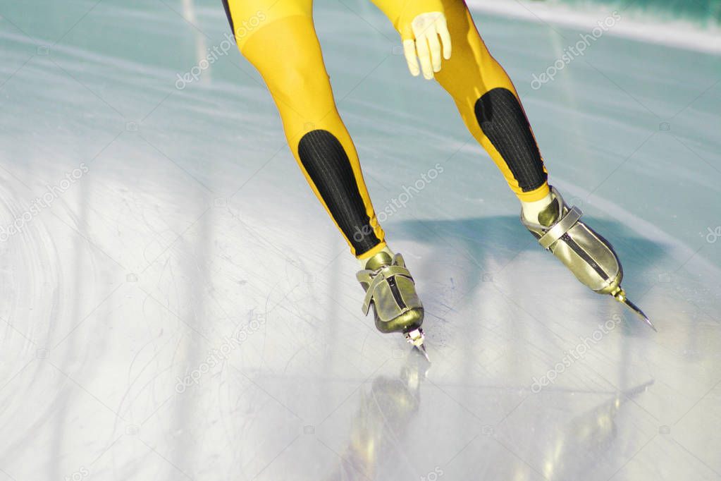 speed skating on ice