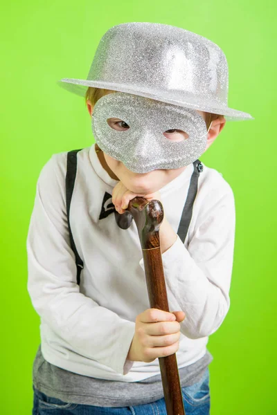 Liten Pojke Med Silver Carnival Mask — Stockfoto