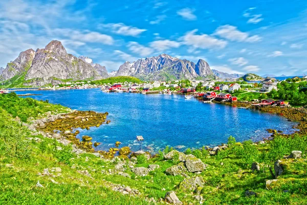 Piękny widok na miasto Reine w Lofotach, Norwegia — Zdjęcie stockowe