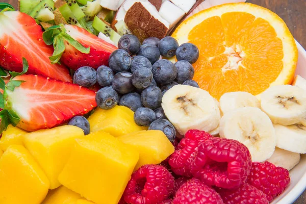 tabak meyve salatası 