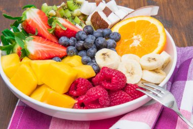 tabak meyve salatası 