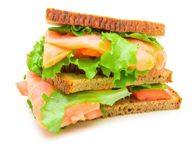 sandviç somon füme, salata ve limon ile