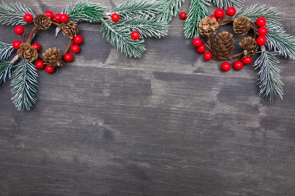 Kerst Houten Achtergrond Met Kerstboom Rode Decoraties Kerst Wreath Met — Stockfoto