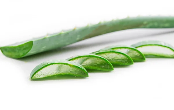 Slice Aloe Vera a very useful herbal medicine for skin care and — Stock Photo, Image