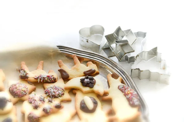 Frisch Gebackene Weihnachtsplätzchen Bunt Dekoriert Stockbild