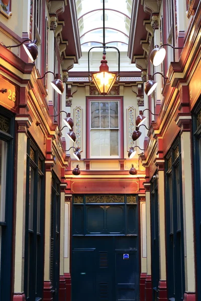 Kapalı Leadenhall çarşısının alışveriş merkezi — Stok fotoğraf