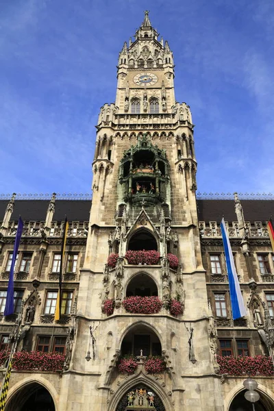 Nuovo municipio (Rathaus) a Marienplatz — Foto Stock