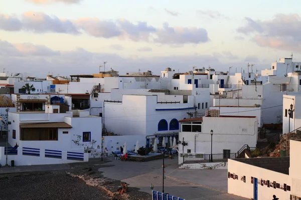 Vista de rua na aldeia de El Cotillo em Fuerteventura, Espanha — Fotografia de Stock