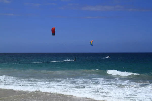 Kitesurfing on Fuerteventura Island — Stock Photo, Image