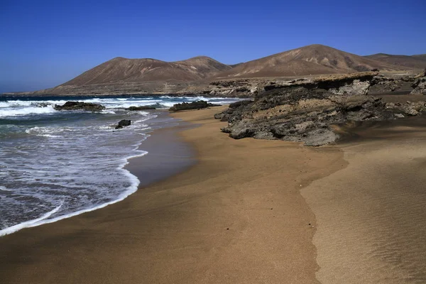 De beroemde lagune in Playa la Solapa, Fuerteventura — Stockfoto