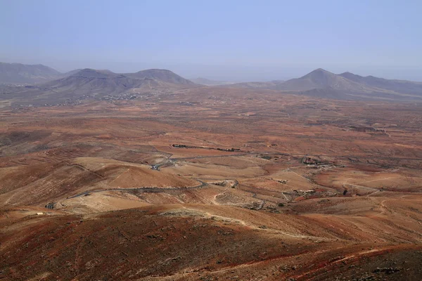 Vulkanlandschaft. Panoramablick auf Fuerteventura — Stockfoto