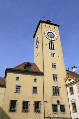 Saat Kulesi Regensburg'da eski Belediye Binası